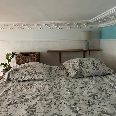 Apartment Gambetta Paris